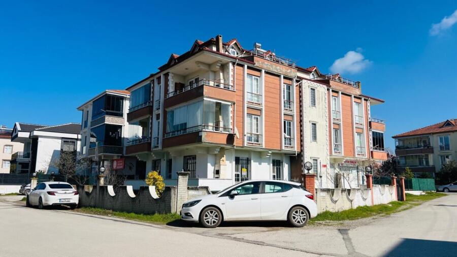 Karasuda çarşı merkezde 3+1 daire