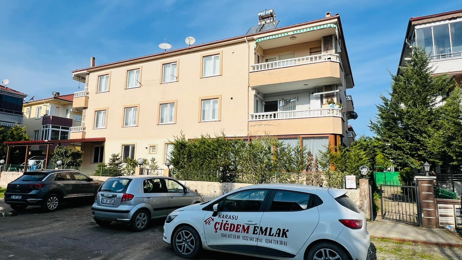 KARASU ÇİĞDEM EMLAKTAN...AKKUM da ÇİFT BALKONLU & KOMBİLİ 2+1