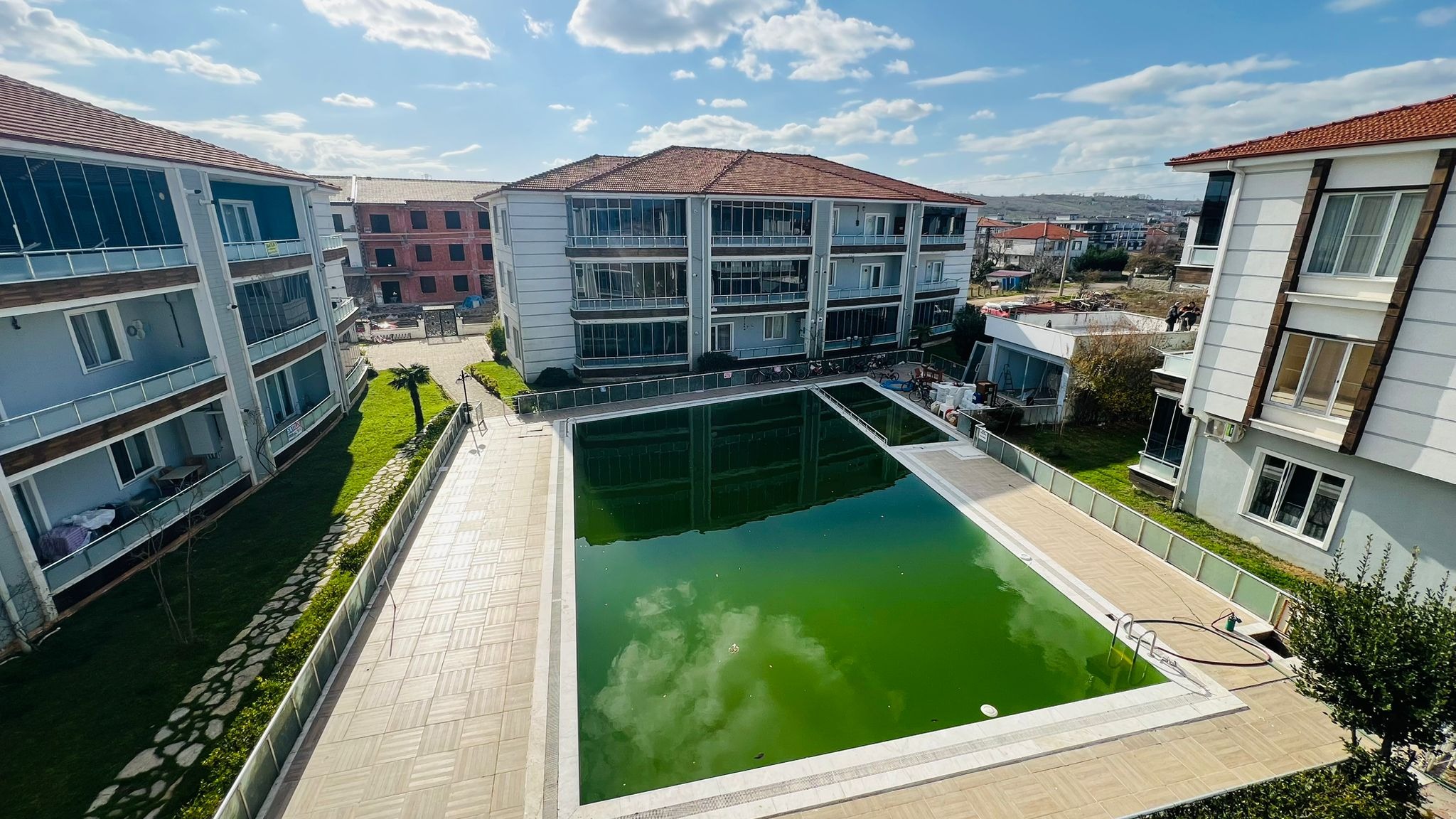 Havuzlu sitede EV almak istiyorsanız? BU SAYFAYA BAKMALISINIZ.