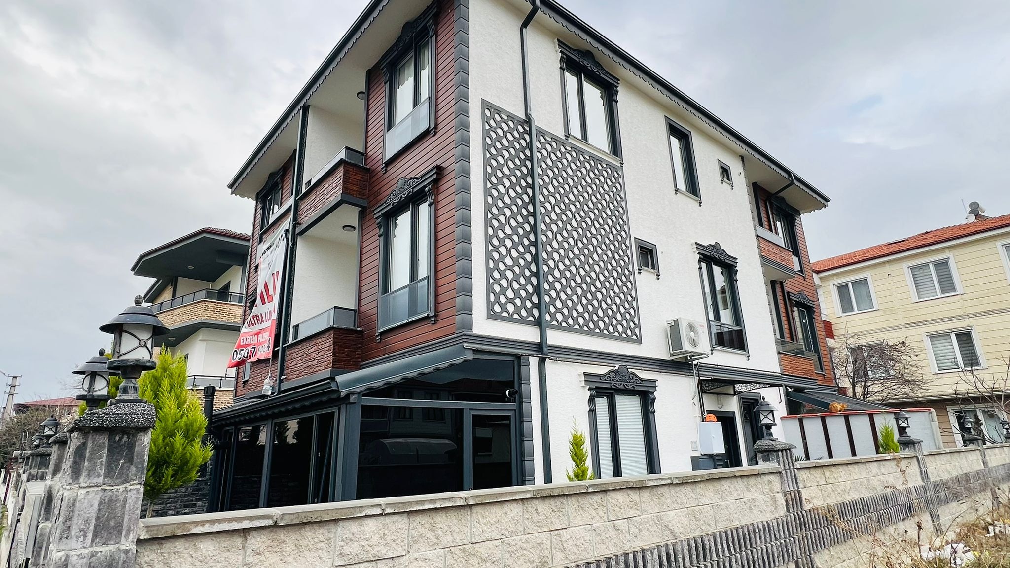 Karasuda 3+1 yerden ısıtmalı tripleks yapı Çiğdem Emlak