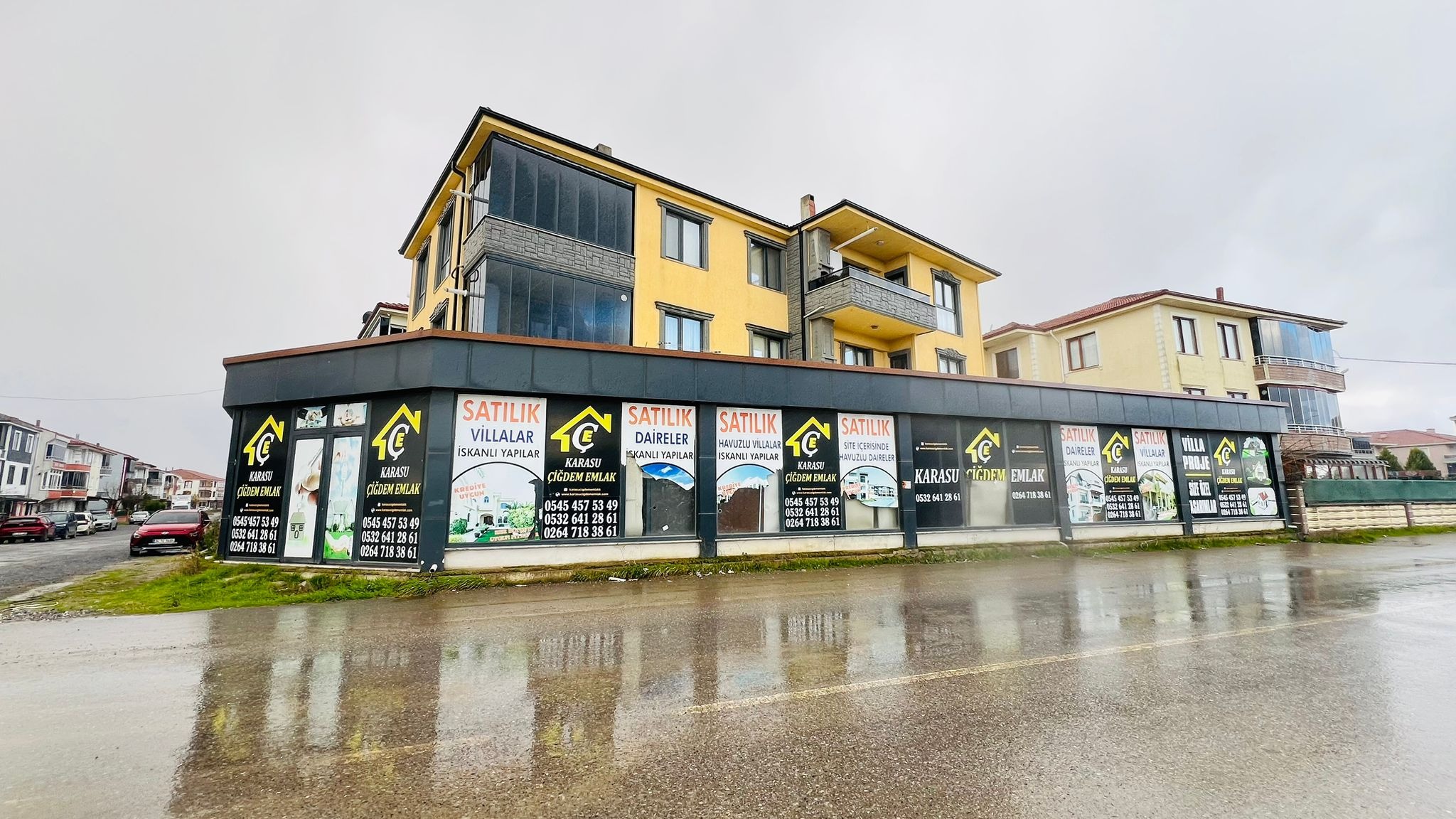 Karasu ÇİĞDEM EMLAK İLE LİMAN da minübüs yolunda iş yeri.